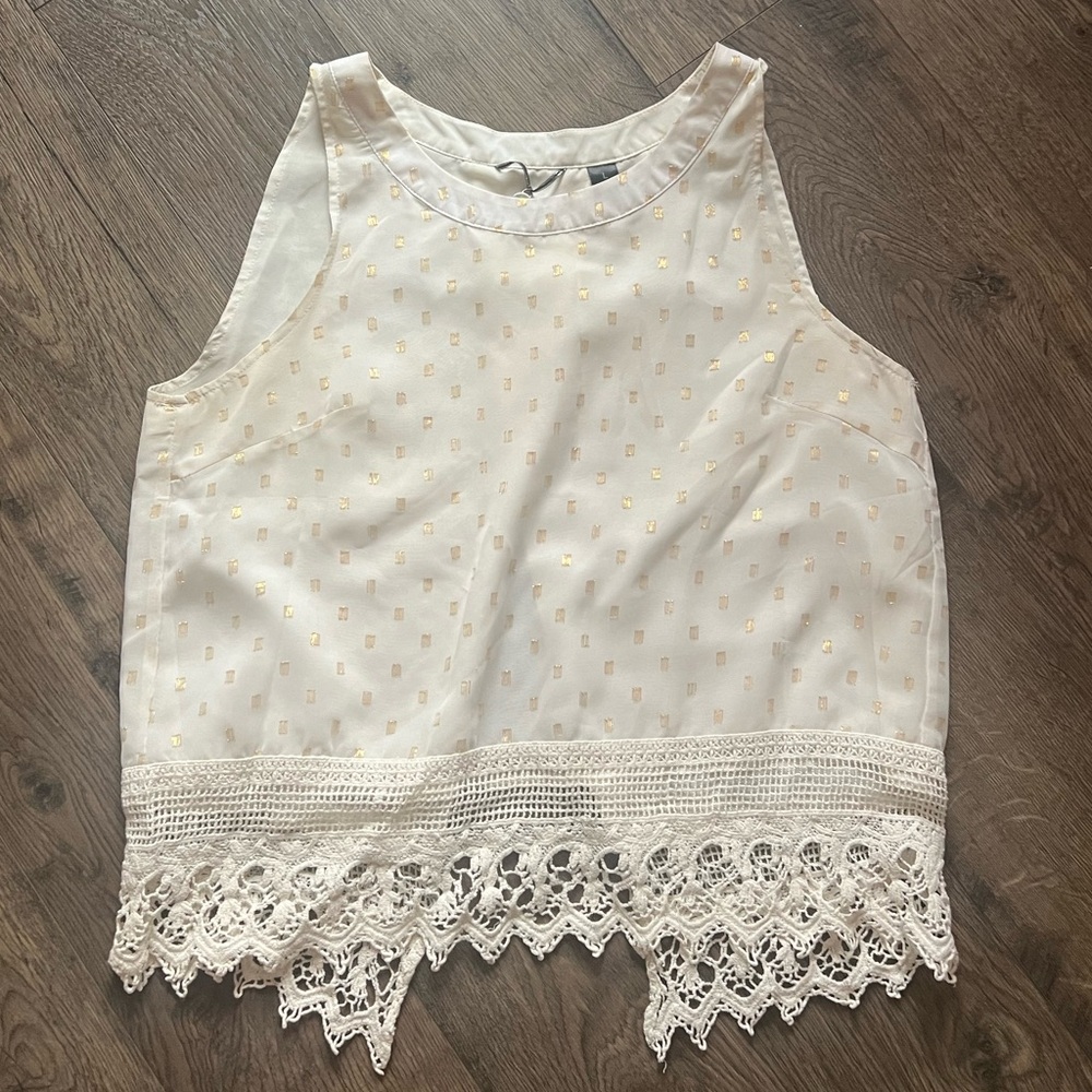 BKE top with split back & lace details